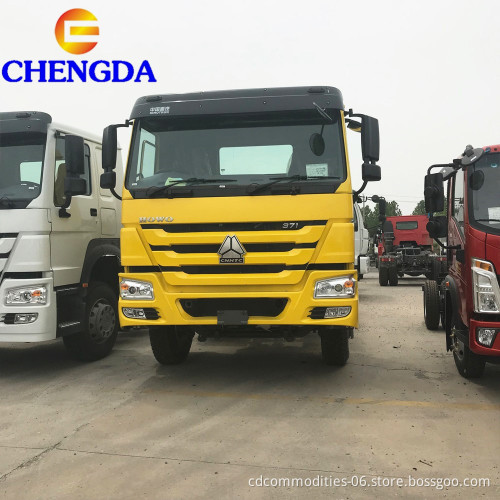يستخدم Sinotruck Body 6*4 Howo Tractor Trucks للبيع